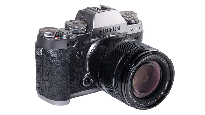 Illustration for article titled Fujifilm x100t: The Retro Compact Gets Some Subtle Improvements